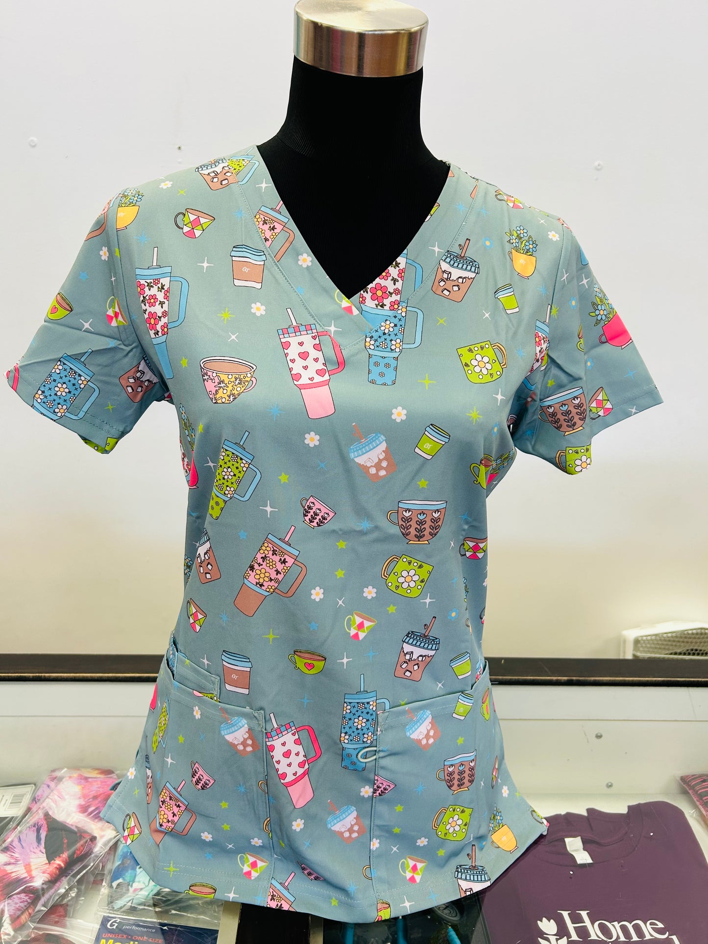 1864SGE Cool Floral Mugs Zinnia Printed Women's Scrub Top