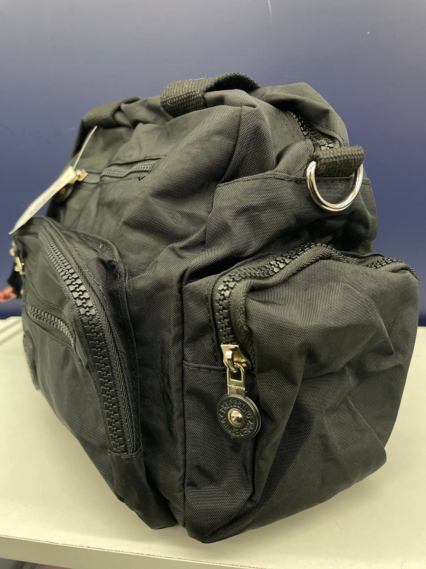 YY2302- Hand bag with Zippers